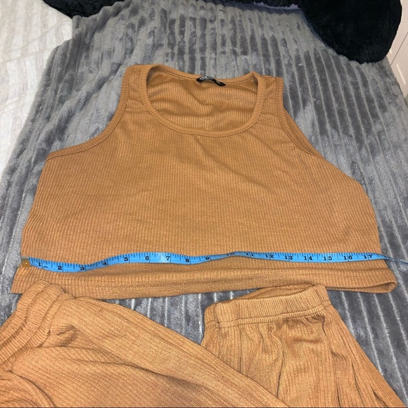 Super Cute Brown 2 Piece Set 🤎🤎 - Picture 6 of 16